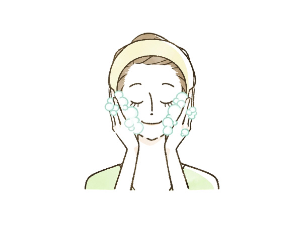 フェアリースキン HQピーリングフォームの泡を顔に乗せる様子