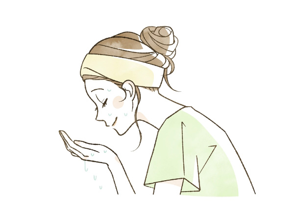 フェアリースキン HQピーリングフォームの泡を丁寧にすすぎ落とす様子